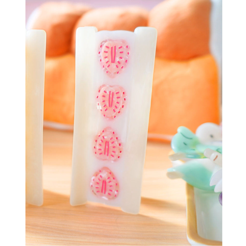 Fruit Sando Fresa - Colección Konbini (コンビニ) a la 1:00 A.M. - PINZAS PARA EL PELO